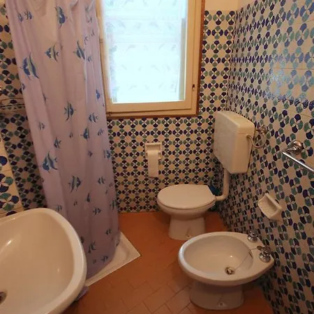 Apartman Agenzia Vear Celeste 2 *