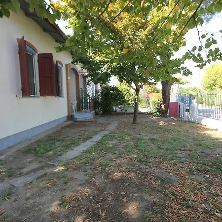 Apartman Agenzia Vear Celeste 2 *